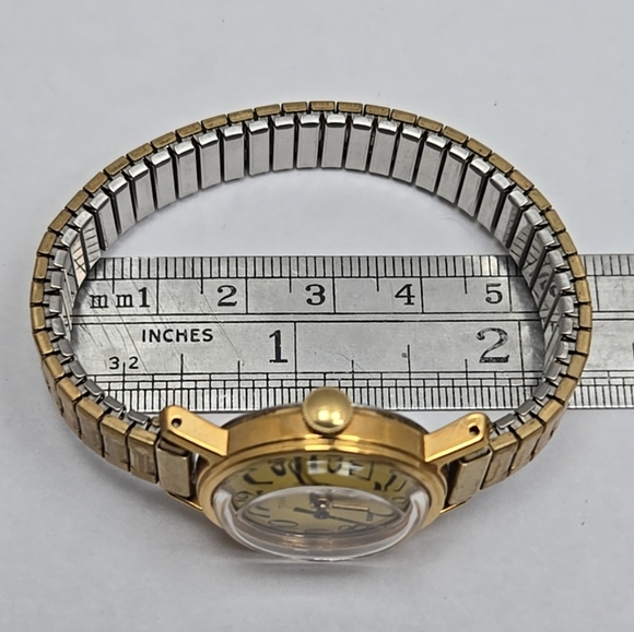 Womens Vintage Timex Petite Watch 25mm Gold Tone Retro Dial Manual Wind Runs - Picture 9 of 11
